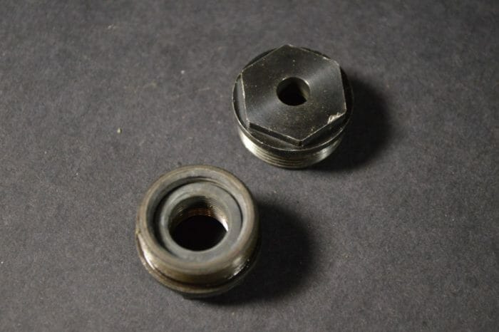 See the ATAS mount threaded inside the rear cap on the left. The part on the right is the end cap, Bowers has upgraded the appearance of the end cap since this review.
